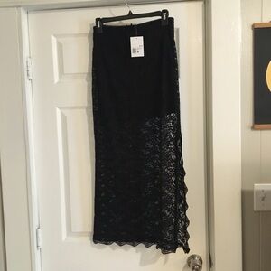 Elegant Black Lace Skirt with slit M